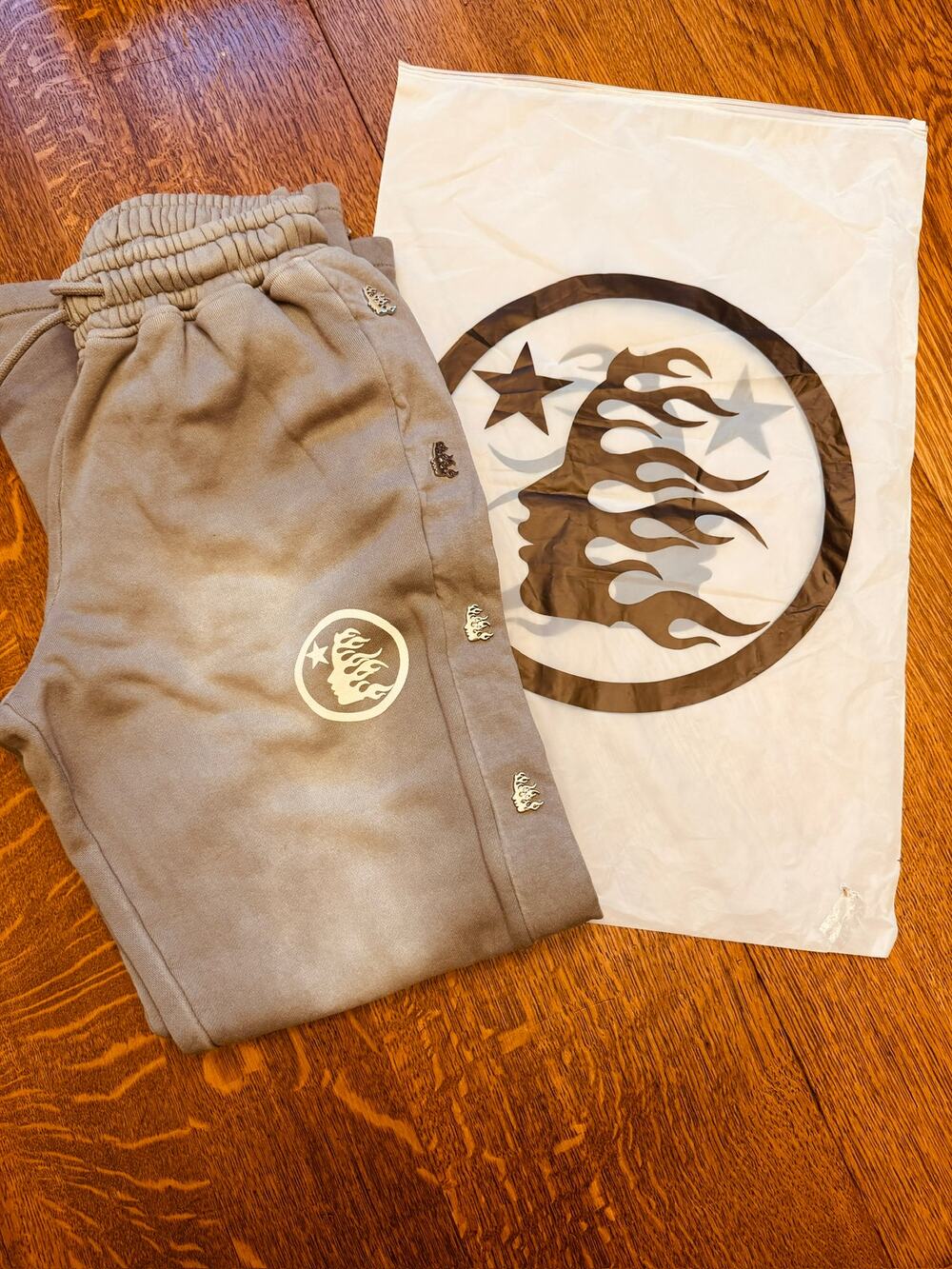NWT in Bag Hellstar Mirror Face Sweatpants Size S (24-29)